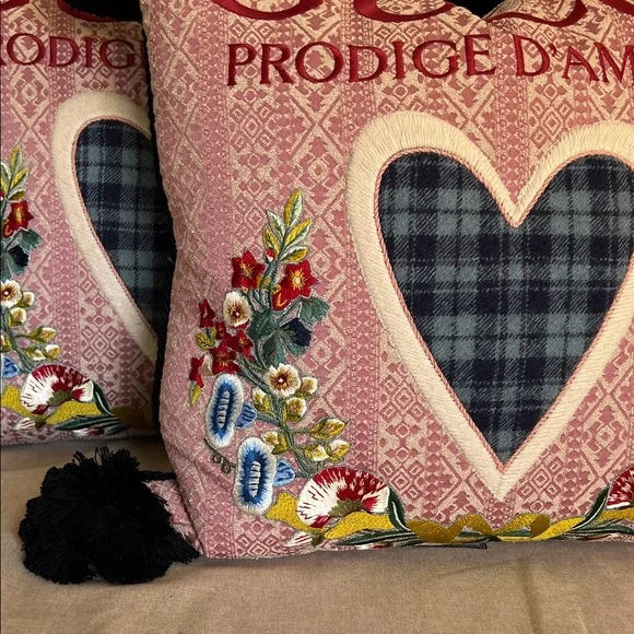 Gucci Pink Accent Pillow with Heart and Floral Design - Picture 4 of 11